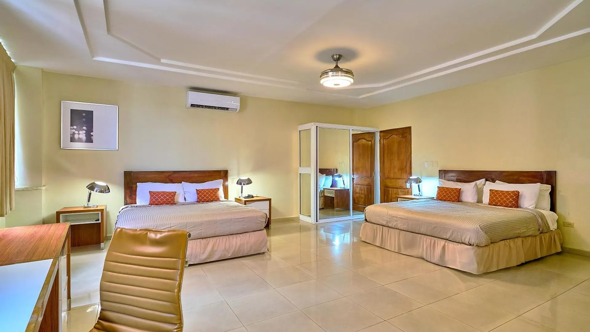 Hotel Libertad At Historic Main Street Σάντο Ντομίγκο