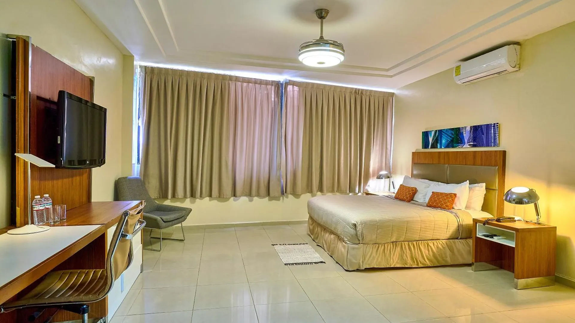 Hotel Libertad At Historic Main Street Saint-Domingue République dominicaine